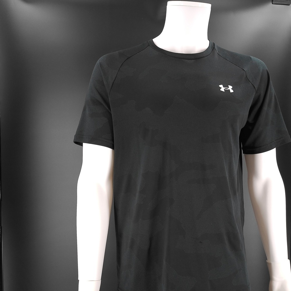 Under Armour Mens HeatGear Camo Short Sleeve Training Shirt Black 1357371 Large